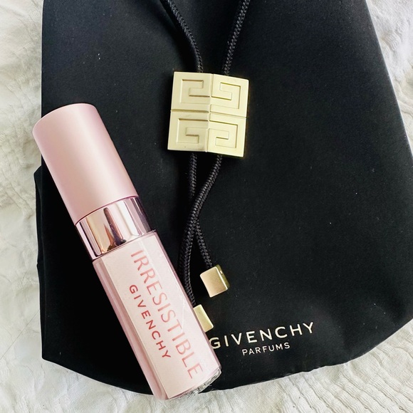 Givenchy Irresistible Small Black Bucket Bag & Fragrance - Picture 1 of 8
